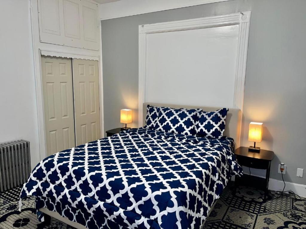Location, Location To Manhattan, 3 Bedroom Cozy Apt In Lic Apartment *