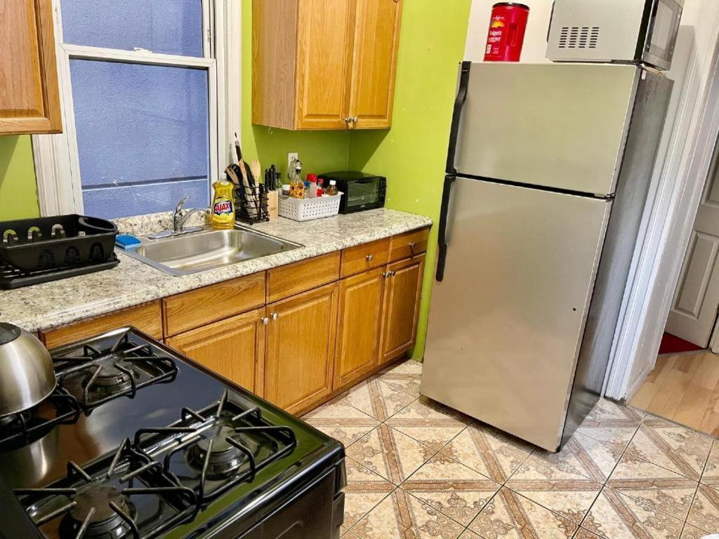 Location, Location To Manhattan, 3 Bedroom Cozy Apt In Lic Apartment
